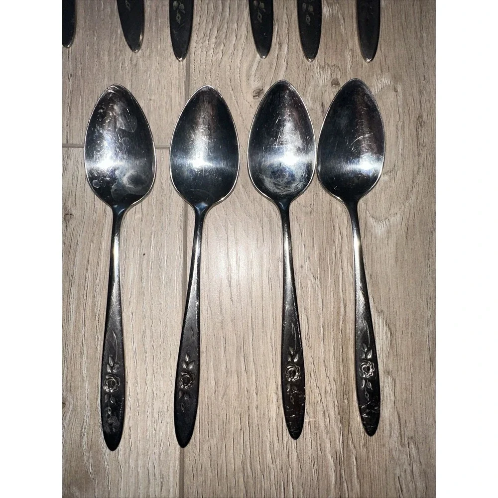 20 PIECES‎  ONEIDA COMMUNITY ROSE SHADOW STAINLESS FLATWARE Fork Spoon Knife